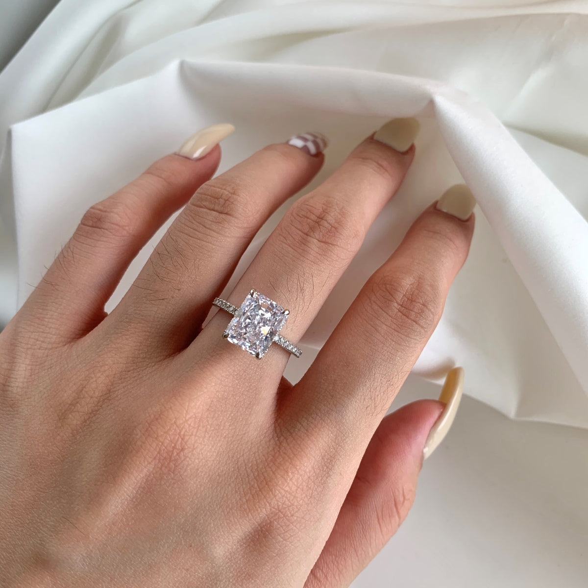 [Lucky Star]4.0 Carat Luxurious Engagement Ring