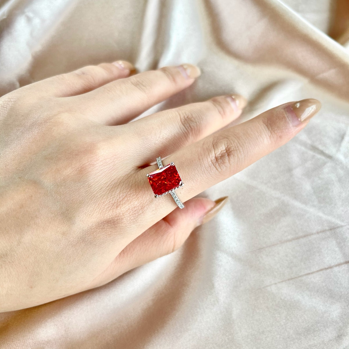 [Lucky Star]4.0 Carat Luxurious Engagement Ring